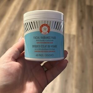 First Aid Beauty Facial Radiance Pads
